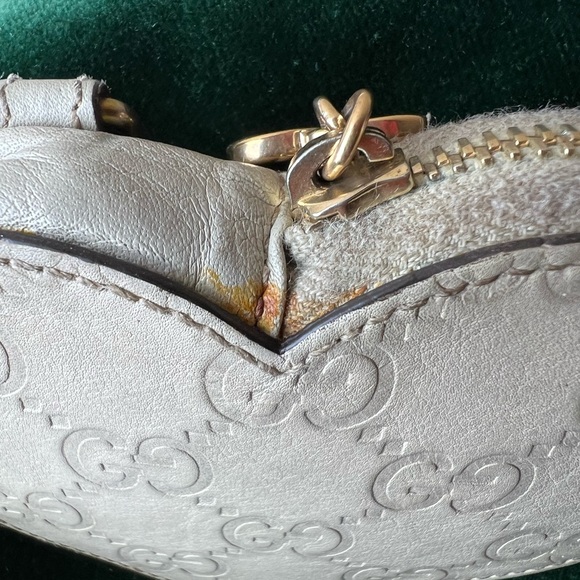Authentic Gucci heart shaped GG logo ivory Guccissma coin purse - Picture 7 of 10